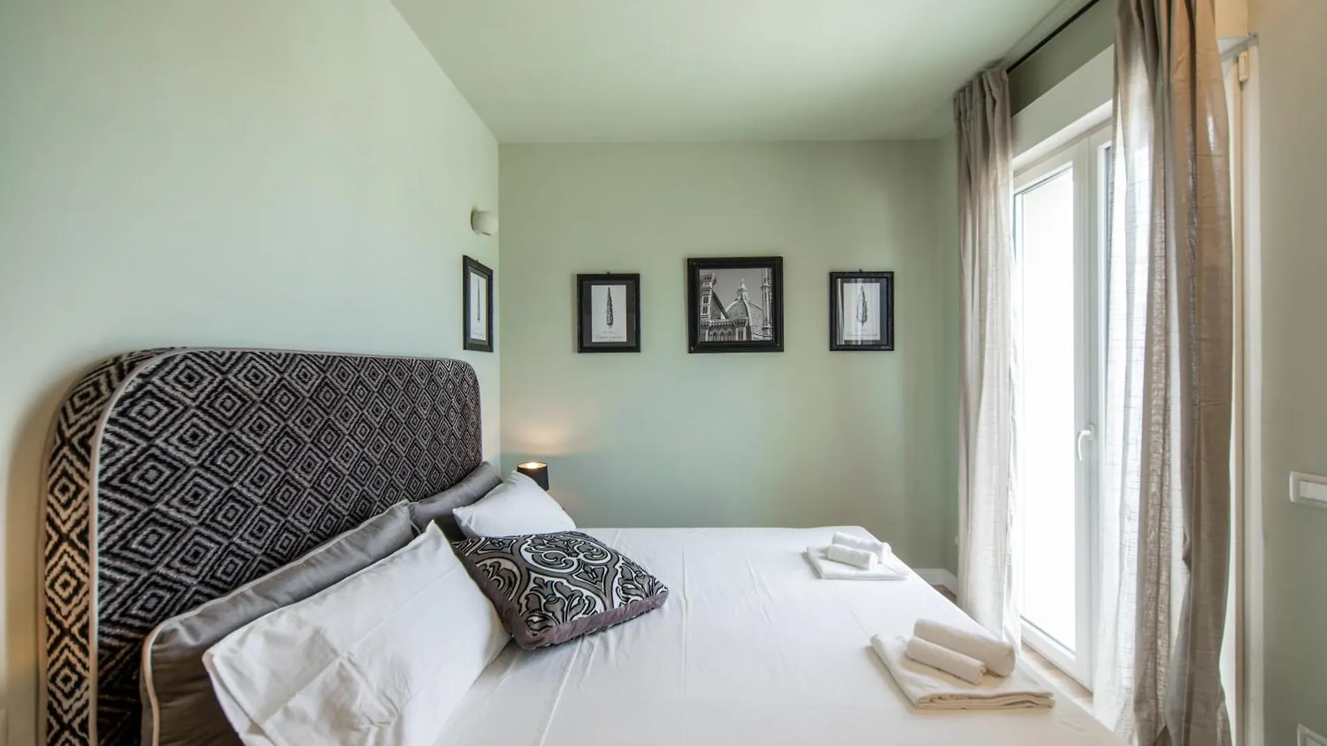 Penthouse With Terrace Over Florence Appartement