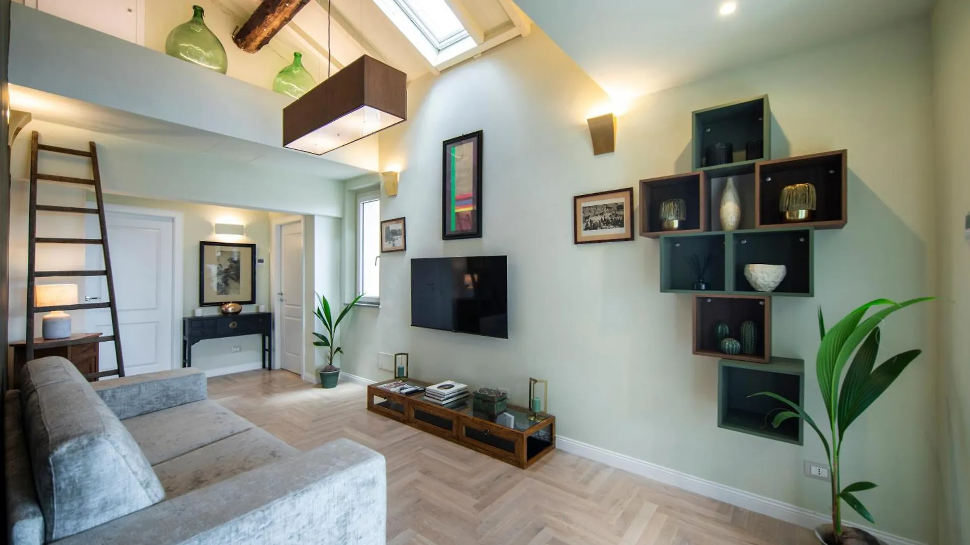 Penthouse With Terrace Over Florence