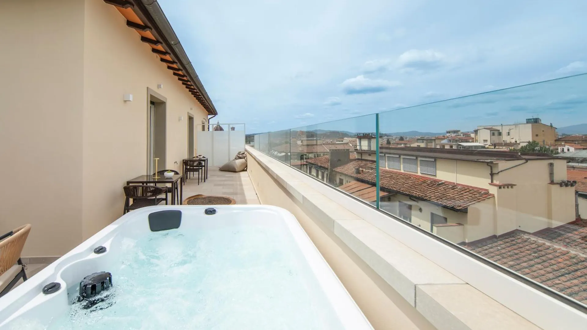 Penthouse With Terrace Over Florence Apartment