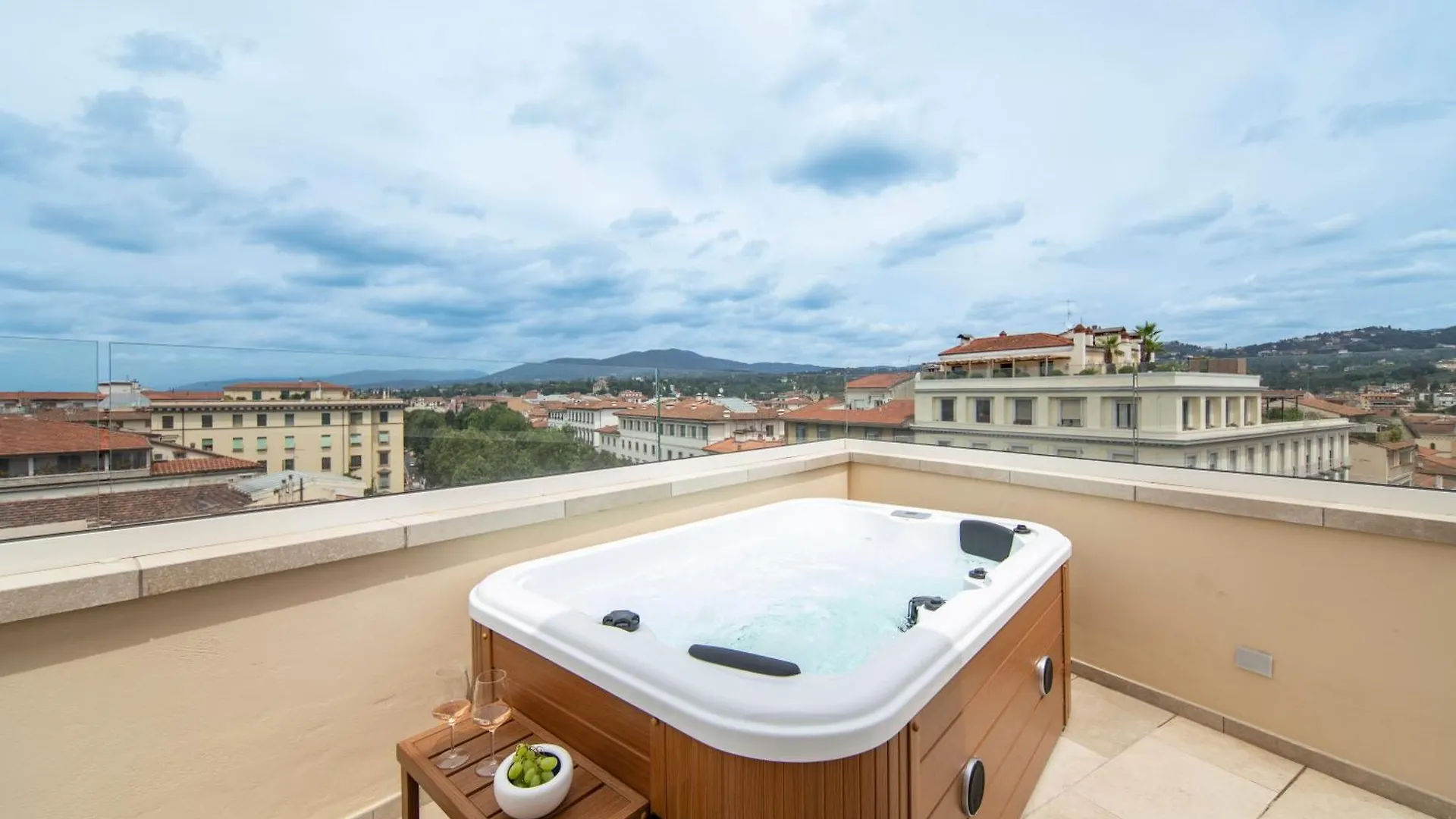 Penthouse With Terrace Over Florence Italy