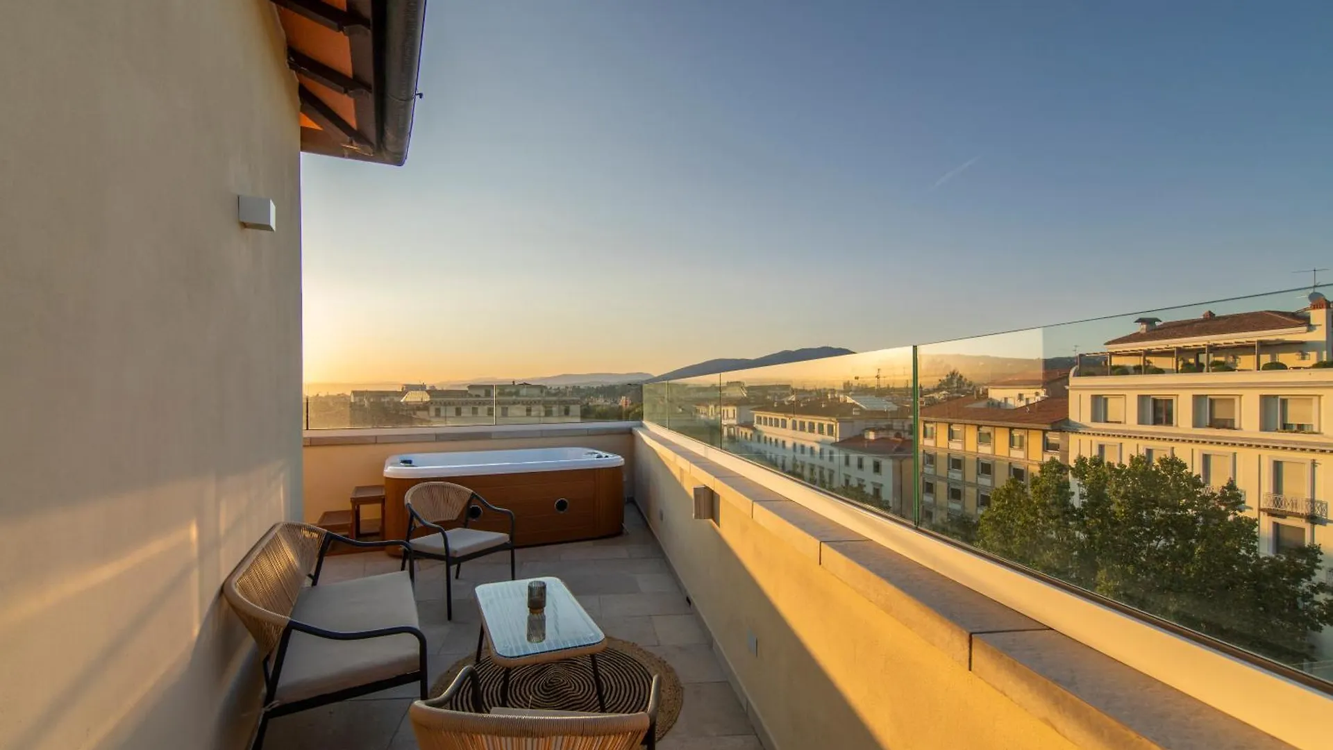 Penthouse With Terrace Over Florence