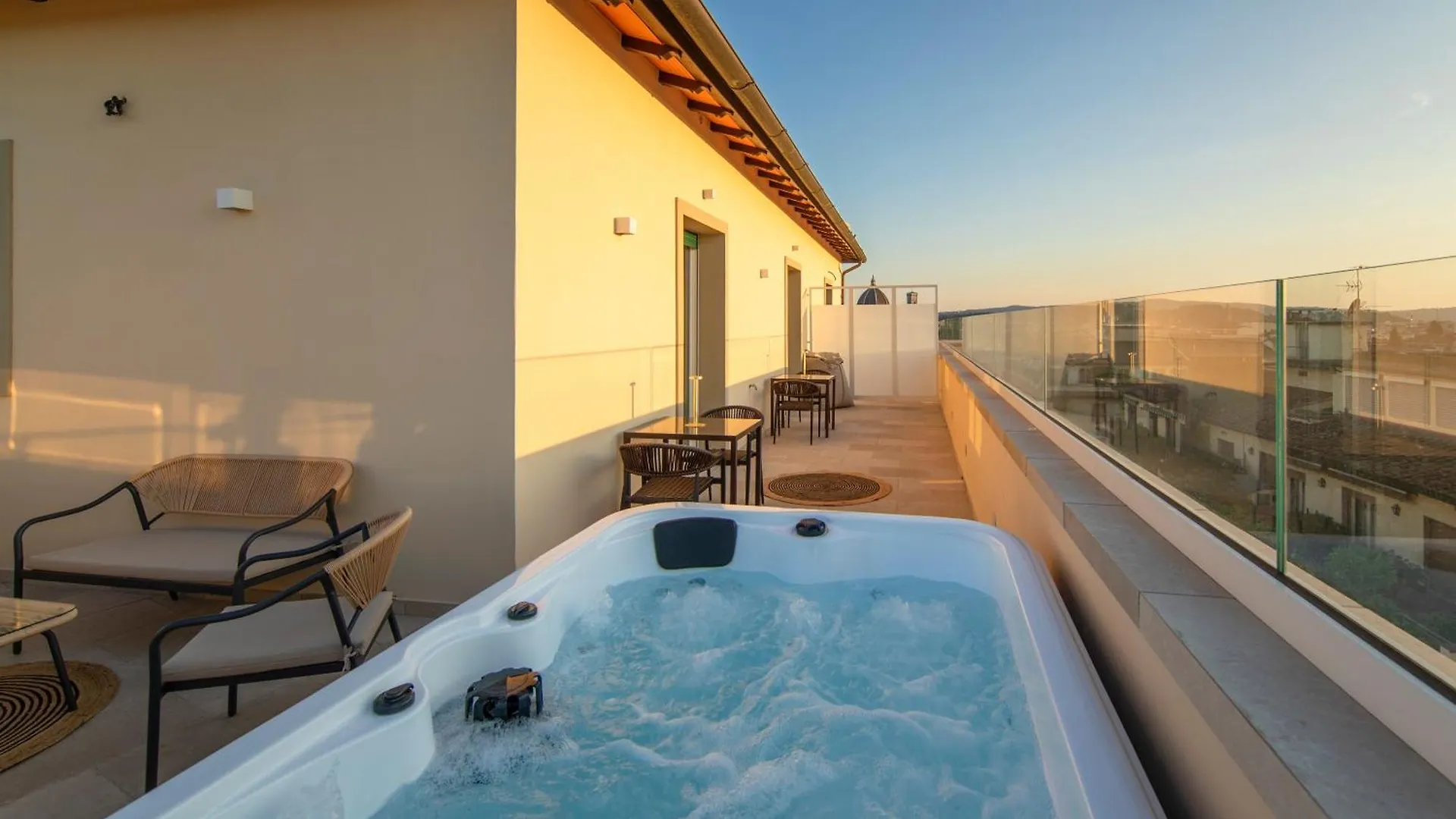 Penthouse With Terrace Over Florence 0*,